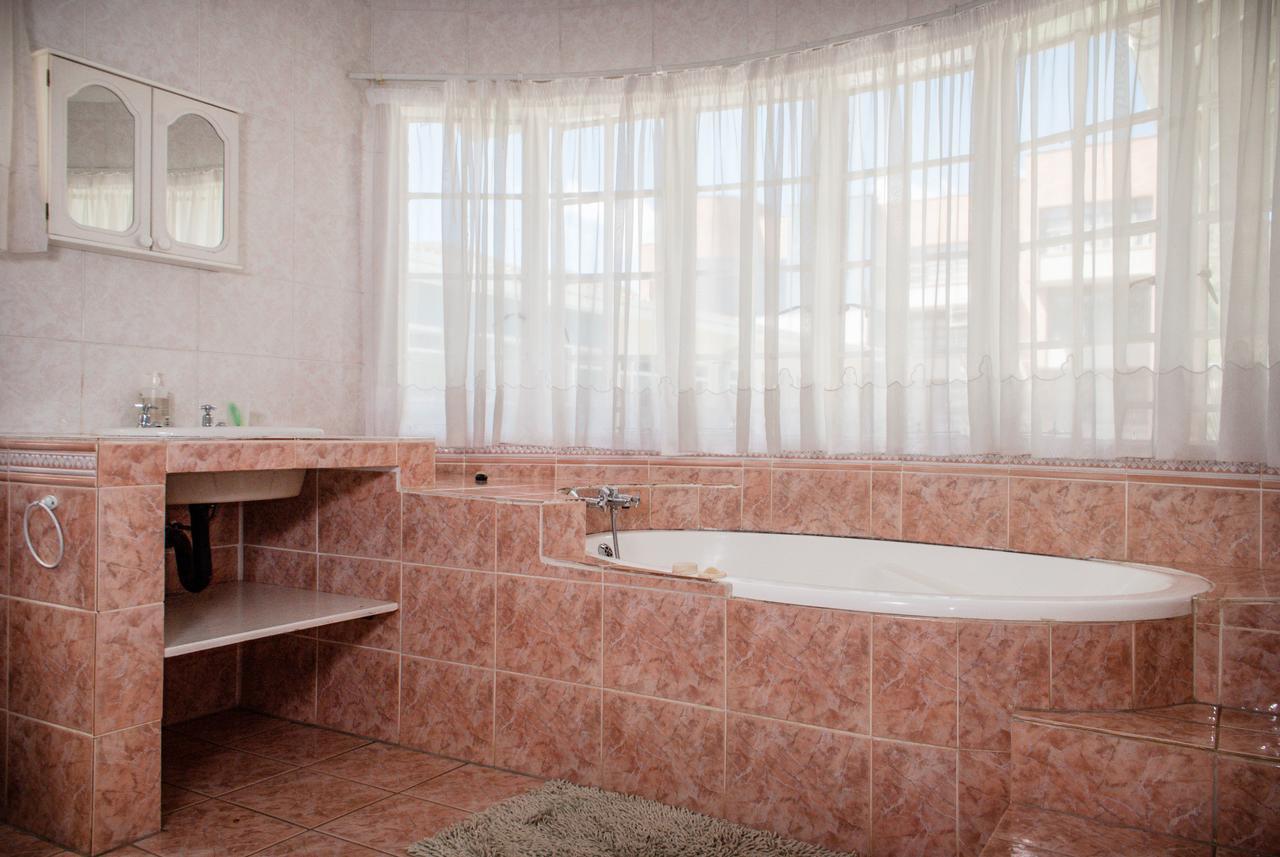 Upperroom Guesthouse Μπαμπάνε Εξωτερικό φωτογραφία